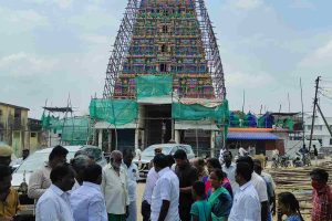 புதிய மோட்டார் வாகன சட்டத்தை திருத்தம் செய்யக் கோரி சாலை மறியல்
