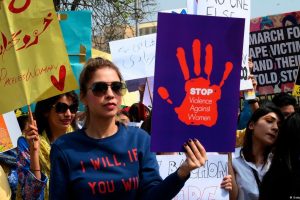 சீனாவில் நடந்த ஒரு வினோதம் – நாய் என்று நினைத்து கரடியை வளர்த்த குடும்பம்