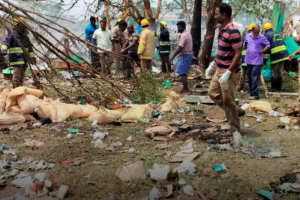 ராகுல் காந்திக்கு 2 ஆண்டுகள் சிறை தண்டனை விதித்த மாவட்ட நீதிமன்றம்