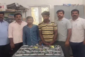 இந்நிலையில் காளப்பட்டி பெரியார் நகர் குடியிருப்போர் நல அமைப்பை சார்ந்த பெண்கள் அப்பகுதியில் உள்ள பல்வேறு குறைகளை மனுவாக அளித்துள்ளனர்