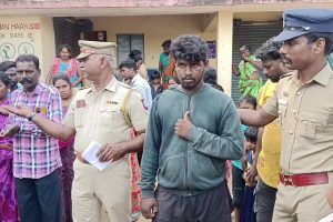 பெண்ணிடம் பாலியல் சீண்டலில் ஈடுபட்ட ரயில்வே பாதுகாப்பு படை காவலர்