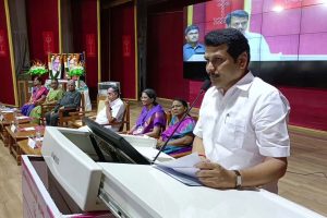 மது குடிப்பவர்களால் நாங்கள் மிகுந்த சிரமத்தை சந்திக்கிறோம்