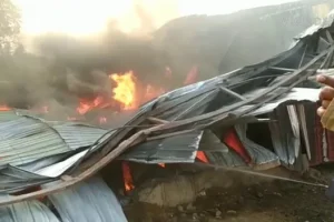 அரசு பேருந்து லாரி மோதியதில் மூன்று பேர் பலி