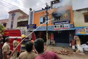 பிரபல ரவுடி வினோத் வெட்டிக் கொலை