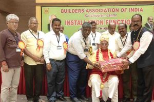 மொண்டினீக்ரோவின் ஜனாதிபதி தேர்தலில் வெற்றி பெற்றதாக மிலாடோவிக் தெரிவித்துள்ளார்.