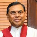 வீட்டிற்கு சிலிண்டர்களை சுமந்துவராததால் மாணவருக்கு ஆசிரியர் கொடுத்த தண்டனை!