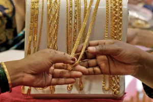 நெருக்கடியான நேரத்திலும் பெண் ஒருவருக்கு வெற்றிகரமாக சத்திரசிகிச்சை