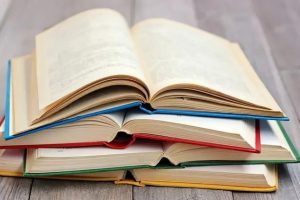 இமாலய இலக்கை நோக்கி களமிறங்கியுள்ள பெங்களூரு அணி