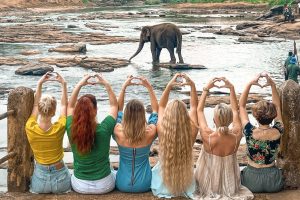 பிரான்ஸ் ரயிலில் பெண்ணுக்கு காத்திருந்த அதிர்ச்சி!