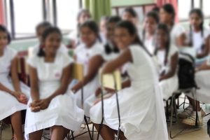 பிரான்ஸில் வாகனம் ஒன்றை சோதனையிட்ட பொலிஸாருக்கு காத்திருந்த அதிர்ச்சி