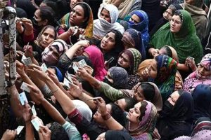 தொடர் தோல்விகள்; 960ஆவது முயற்சியில் ஓட்டுநர் உரிமம் பெற்ற 63 வயது பெண்!