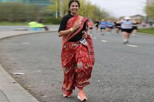 அவுஸ்திரேலியாவில் இரண்டு கார்கள் மோதியதில் பாதசாரி பலி