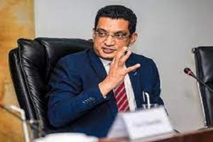தண்டவாளத்தில் ரீல்ஸ் எடுக்க ஆசைப்பட்டு பலியான சிறுவன் (வீடியோ)