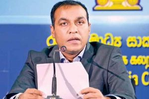 அமெரிக்காவில் ஒடும் ரயிலில் கழுத்தை நெரித்து கொலை !