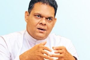 முதலைகள் பண்ணையில் விழுந்த முதியவர் : 40 முதலைகள் கடித்து குதறியதால் பலி!