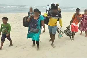 பாடசாலைக்கு வெளியே கனேடிய சிறுமிக்கு ஏற்பட்ட துயரம்!