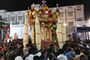 கருவில் இருக்கும் ஒரு குழந்தைக்கு மூளையில் அறுவை சிகிச்சை; அமெரிக்க மருத்துவர்கள் சாதனை !