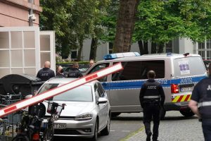 இம்ரான் கானை கைது செய்வதற்கான தடை நீட்டிப்பு!