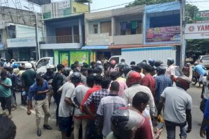 மீண்டும் மழை காரணமாக இறுதிப்போட்டி தற்காலிகமாக இடைநிறுத்தம்