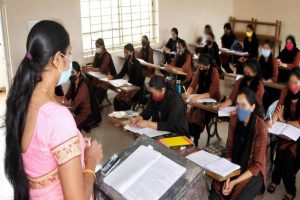இறக்குமதி கட்டுப்பாடுகள் விதிக்கப்பட்டுள்ளதால் எதிர்பார்த்த வருமானத்தை பெறமுடியாது : சுங்க அதிகாரிகள் தெரிவிப்பு!