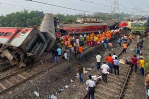 உயரமான குதிகால் செருப்பு அணிபவரா நீங்கள்? அவதானம்