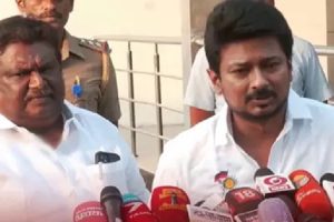 கனமழை வெள்ளத்தால் அடித்துச் செல்லப்பட்ட ஜப்பானின் சாலைகள்