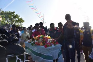 நைஜர் நாட்டில் தொடரும் பதற்றம்! ஆளுங்கட்சி அலுவலகத்துக்கு தீ வைத்த கும்பல்