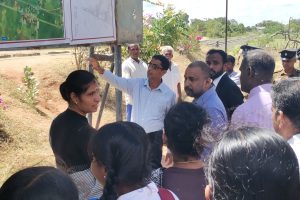 தலைமன்னார் கடற்கரை பகுதியில் கரை தட்டிய இந்திய கப்பல்(புகைப்பட்கள்)