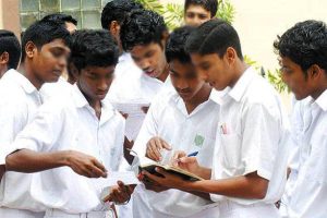குடிபோதையில் நண்பனை மண்வெட்டியால் தாக்கி படுகொலை செய்த நபர்!