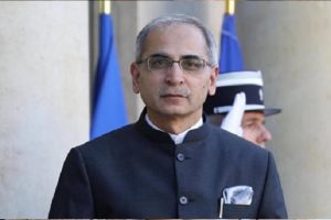 டென்னிஸ் போட்டியின் போது பார்வையாளர்களை எச்சரித்த விம்பிள்டன் நடுவர்