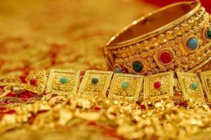 கட்டுநாயக்கவில் தங்க பஸ்மங்களுடன் ஐவர் கைது!