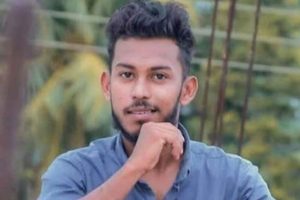 2 அடி உயரத்தில் ரஜினியின் சிலையை வடிவமைத்த கலைஞர்
