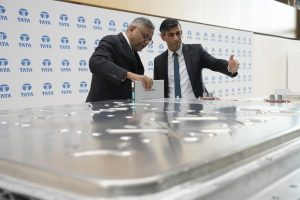 இந்தியாவில் மின்மாற்றி வெடித்ததில் மின்சாரம் தாக்கி 16 பேர் பலி