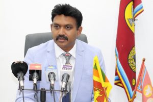 சட்டமன்றத்தில் ஆபாச படம் பார்த்த விவகாரம் – வெளிநடப்பு செய்த எதிர்க்கட்சிகள்