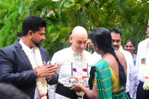 அரசியலில் தீவிரமாக இறக்கும் நடிகர் விஜய்! நிர்வாகிகளுடன் முக்கிய ஆலோசனை