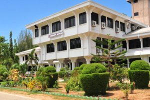 ராம் சரண் மகளுக்கு விலை உயர்ந்த பரிசை கொடுத்த அல்லு அர்ஜுன்….