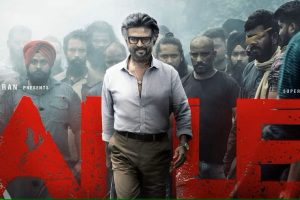 எம்.ஜி.ஆர் சிலை மீது சிவப்பு பெயிண்ட் பூசிய மர்ம நபர்கள்!