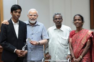 தாயின் மரணத்திற்கு விடுமுறை கேட்ட ஊழியர் – பணிநீக்கம் செய்த அமெரிக்க நிறுவனம்
