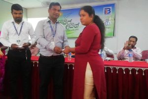 வவுனியாவில் 162,000 ரூபாய்க்கு ஏலத்தில் விற்கப்பட்ட மாம்பழம்!