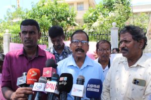 கொக்குத்தொடுவாய் விவகாரத்துக்கு சர்வதேச விசாரணை கோரி முல்லைத்தீவில் போராட்டம்