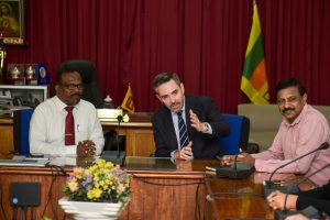 பெண்ணின் அடிவயிற்றில் காணப்பட்ட அறுவை சிகிச்சை கருவி