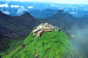 மெக்சிகோ எல்லையில் அதிகாலையில் நடந்த துப்பாக்கிச் சூட்டில் இருவர் பலி