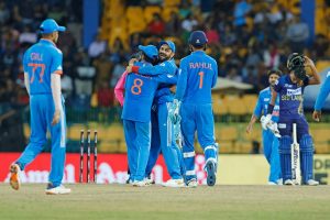 பப்பாளிப்பழம் போல பலபலனு இருக்காங்க வாணி போஜன்… கிரங்கடிக்கும் கிளிக்ஸ்