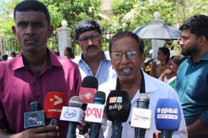 800 திரைப்படத்தை மக்கள் சிங்கள மொழியிலும் பார்க்க வேண்டும்: முத்தையா முரளிதரன்