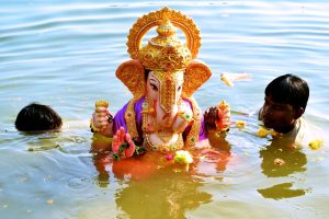 மாணவர்களுக்கு ஏற்பட்ட அரிப்பு காரணமாக திடீரென மூடப்பட்ட பாடசாலை