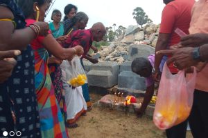 தொப்புள் கொடியுடன் கழிவுநீர் தொட்டி மீது குழந்தையை வீசி சென்ற தாய்…!
