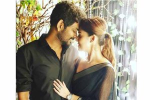 விமானத்தில் மது, சிகரெட், பிற பொருட்களை திருடிய ஊழியர்கள் – கமராவில் அம்பலம்!
