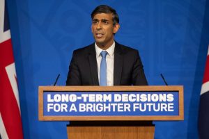ஈரானில் ஆடை கட்டுப்பாடு அதிகாரிகளால் தாக்கப்பட்டு கோமாவிற்கு சென்ற சிறுமி