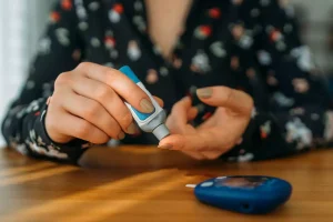 ஆஸ்திரேலியாவில் மீண்டும் முகக் கவசம் அணிவதை கட்டாயமாக்கியுள்ள மருத்துவமனைகள்