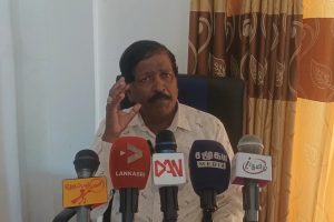 அமெரிக்காவில் ஆன்லைனில் துப்பாக்கி குடும்ப உறுப்பினர்களை சுட்டு கொன்ற இந்திய மாணவன்!